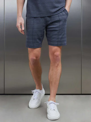 Men's slim-fit shorts · 4