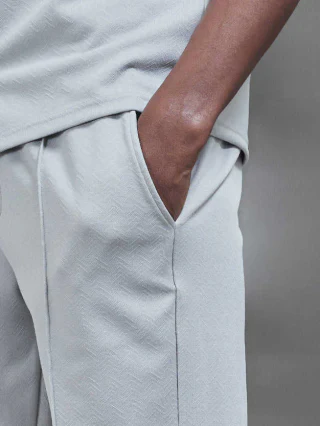 Men's slim-fit shorts · 6