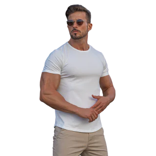 Cotton/polyester T-shirt · 4