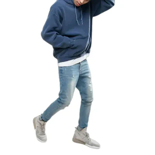 Langärmliger Herren-Kapuzenpullover aus Baumwolle · 4
