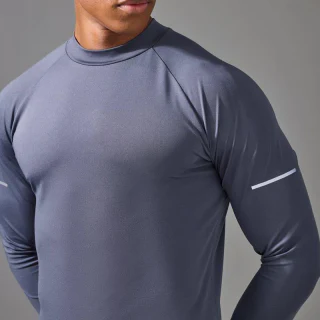 Camiseta masculina de manga comprida com corte justo e secagem rápida · 3