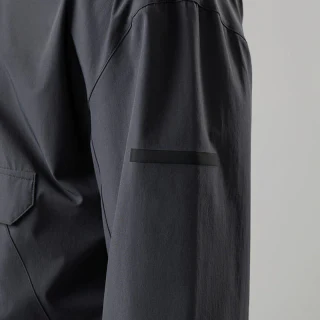 Men's half-zip polyester jacket · 4