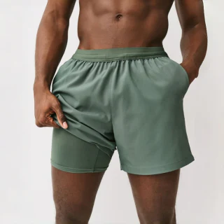Short léger en polyester/élasthanne à séchage rapide pour hommes · 1