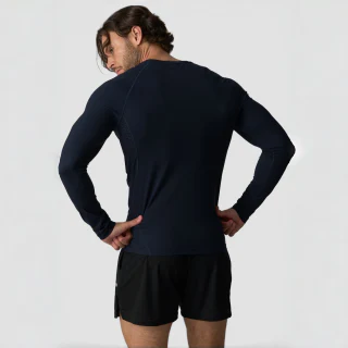 T-shirt leggera dalla vestibilità slim e ad asciugatura rapida · 3