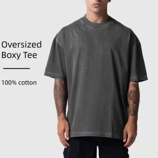 เสื้อยืดโอเวอร์ไซส์ผ้าฝ้ายทรงกล่องสำหรับผู้ชาย · 1
