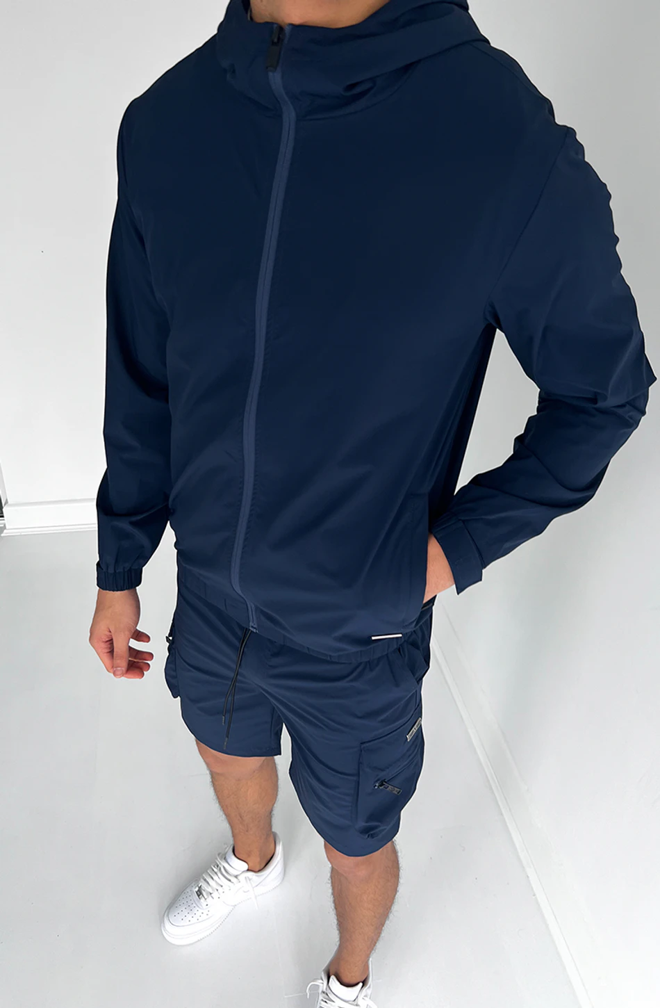 เสื้อแจ็คเก็ตโพลีเอสเตอร์น้ำหนักเบาสำหรับผู้ชาย · 5