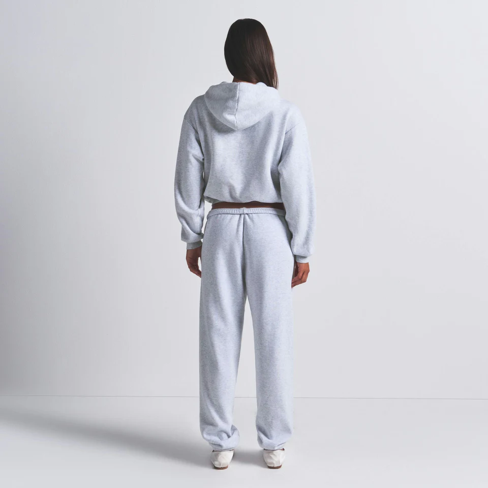Sudadera con capucha de mujer · 3