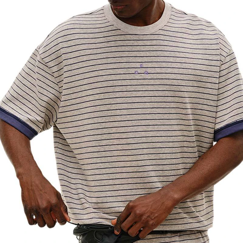 Camiseta masculina de algodão com gola redonda · 2