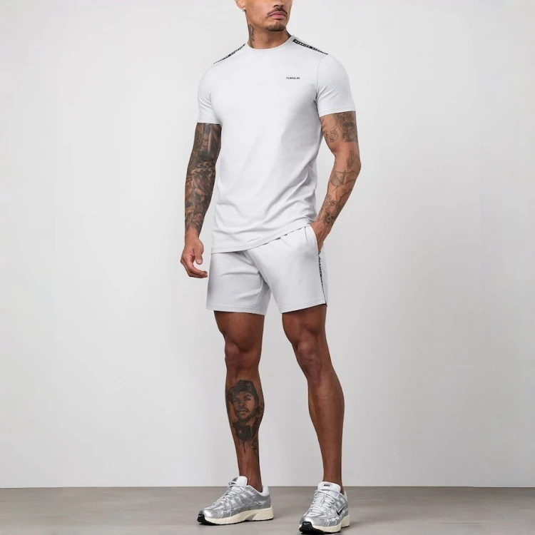 Schmal geschnittenes, schnell trocknendes, leichtes T-Shirt aus Baumwolle/Spandex für Herren · 2