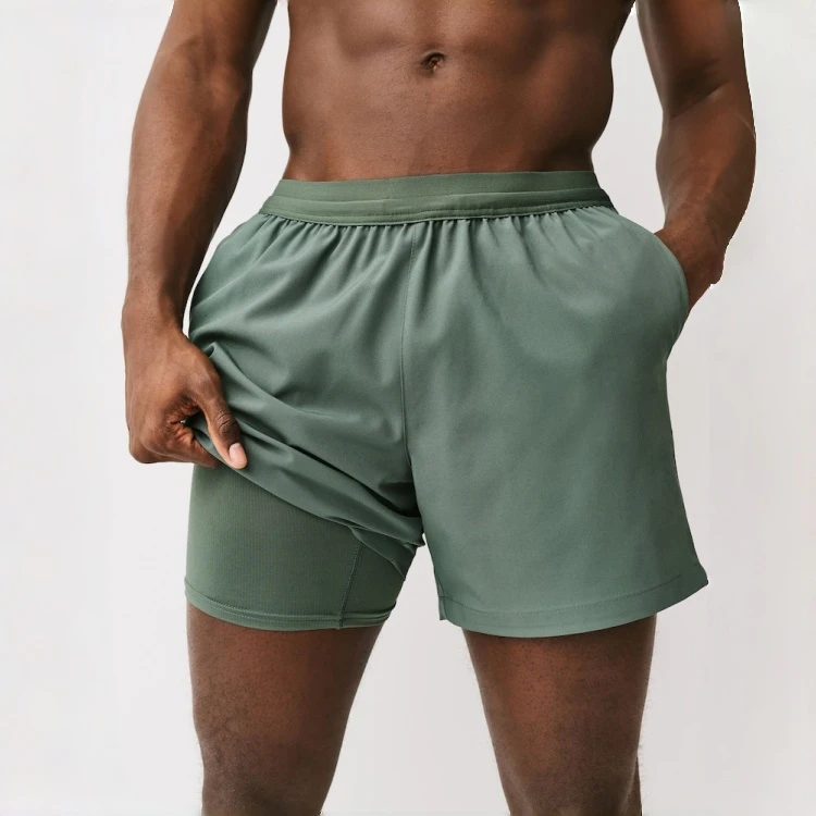 Short léger en polyester/élasthanne à séchage rapide pour hommes · 1